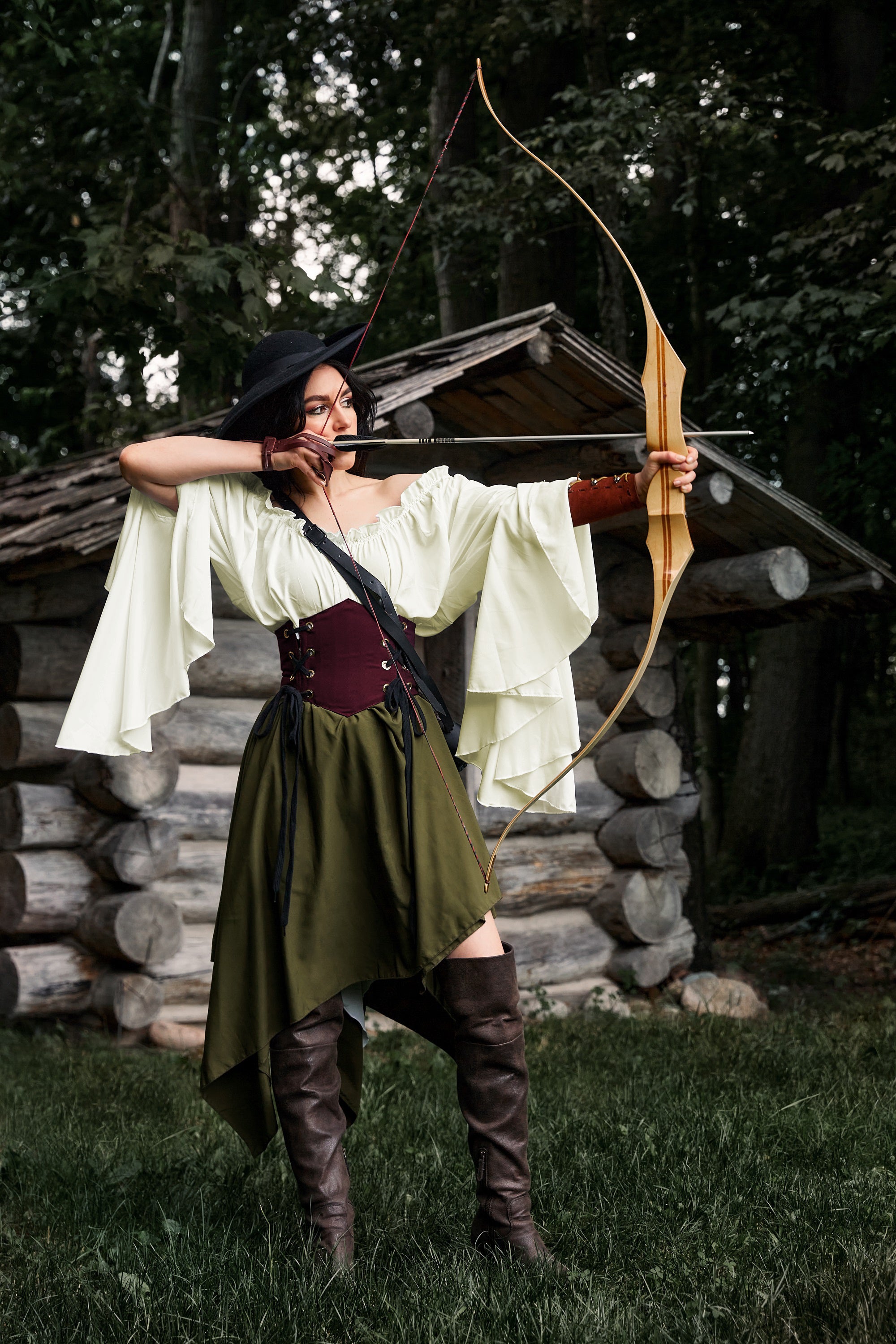 THE HUNTRESS Renaissance Medieval Cosplay Costume