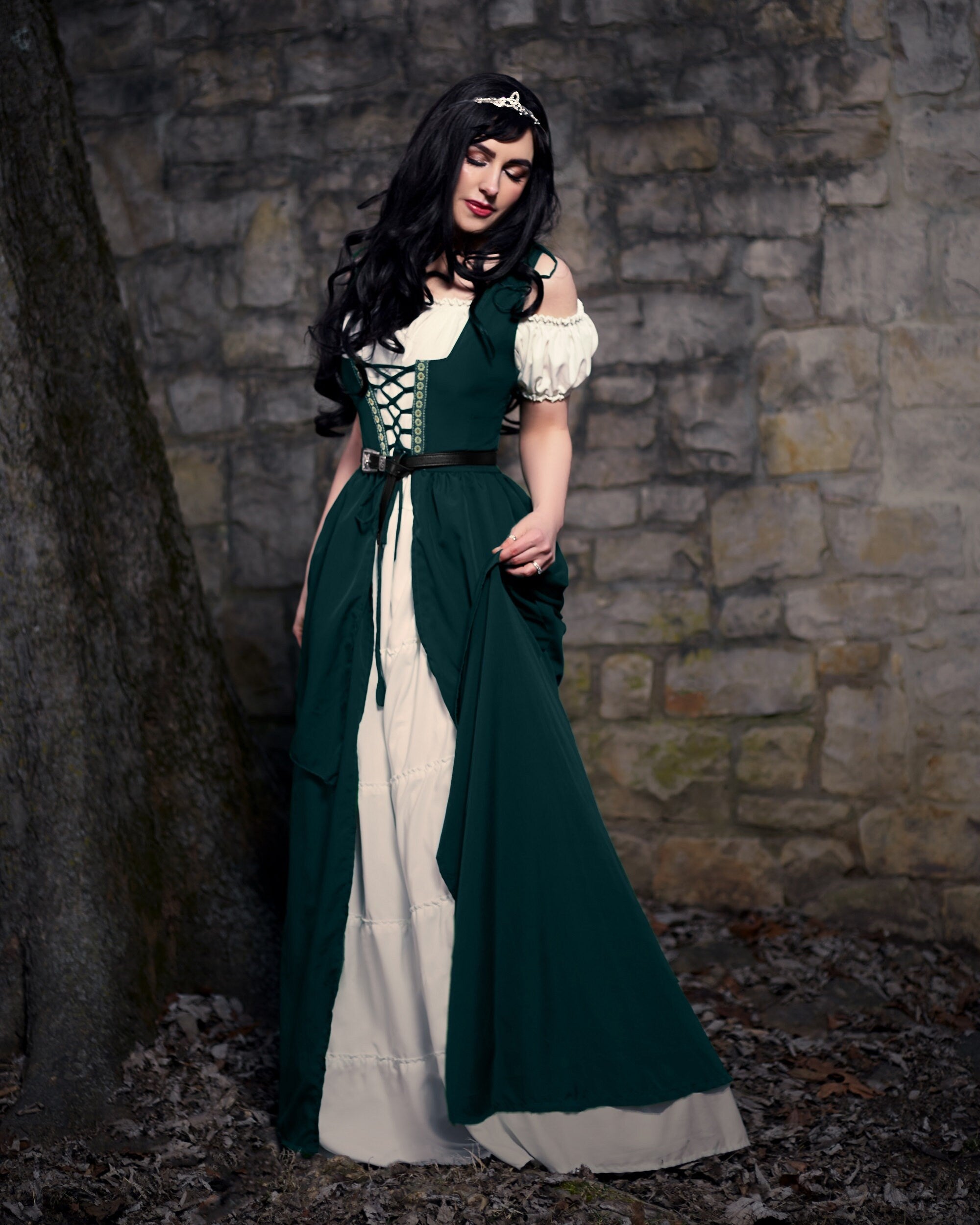 Renaissance Faire Layered Full Costume Fitted Lace-up Irish Dress with Capped Sleeve Chemise